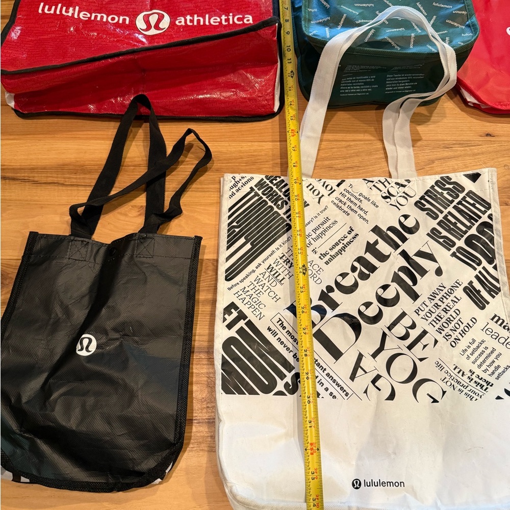 lululemon athletica Tote Bag Collection - Red, Green, Black, White - Picture 4 of 8